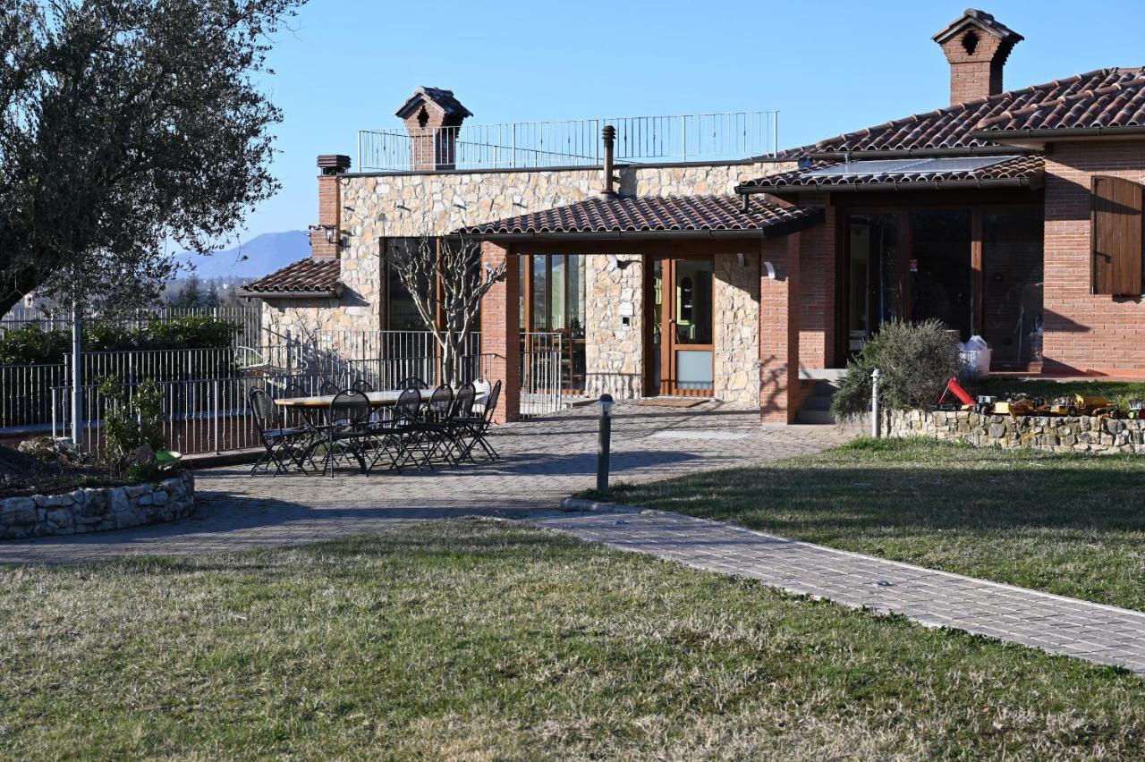 Agriturismo A Casa Mia Γκούμπιο Εξωτερικό φωτογραφία