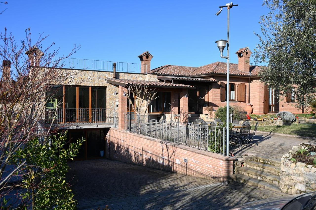 Agriturismo A Casa Mia Γκούμπιο Εξωτερικό φωτογραφία