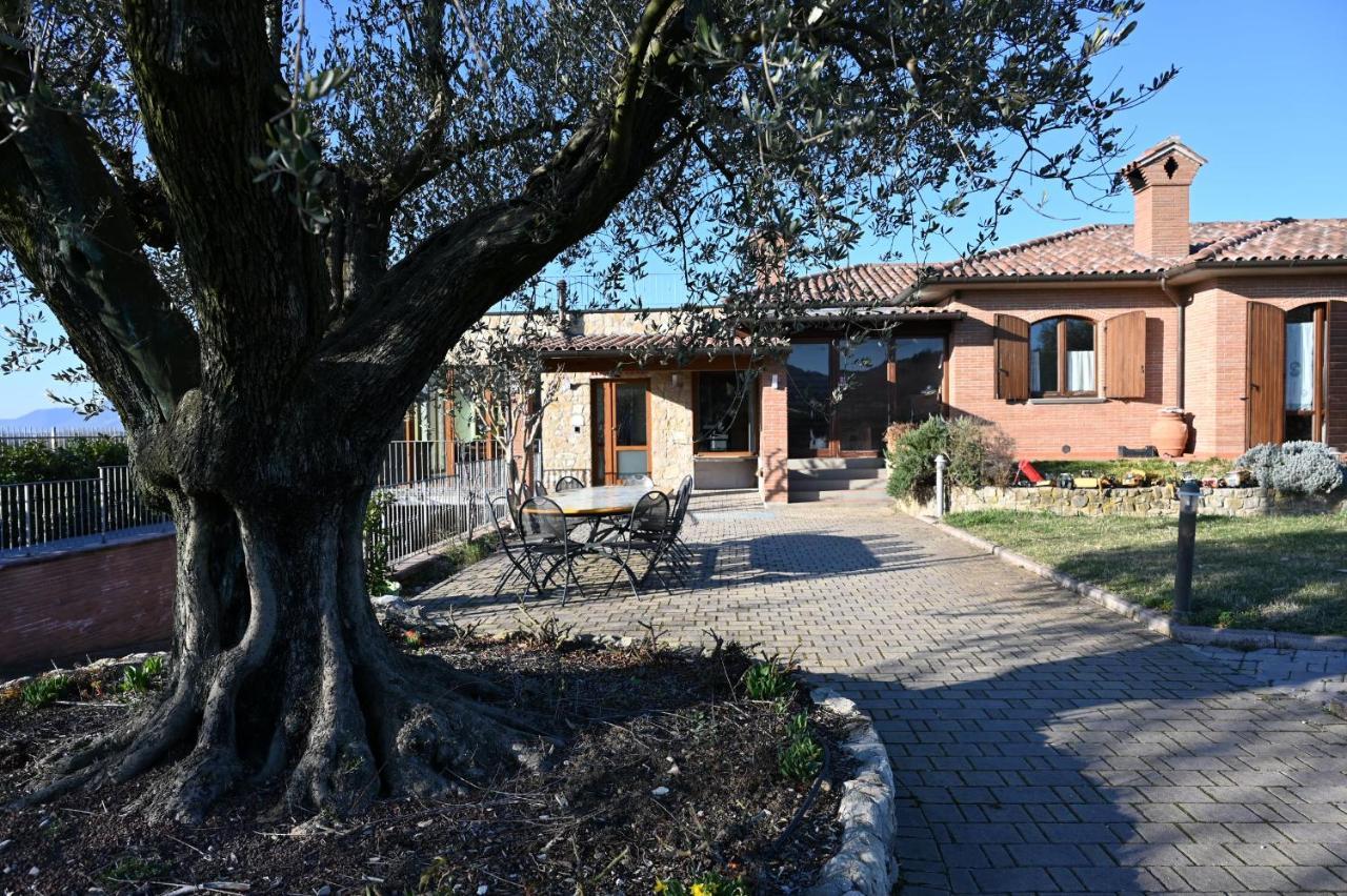 Agriturismo A Casa Mia Γκούμπιο Εξωτερικό φωτογραφία